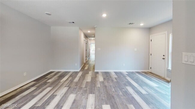 Building Photo - 3 br, 2 bath Duplex - 9118 Sandra Street B