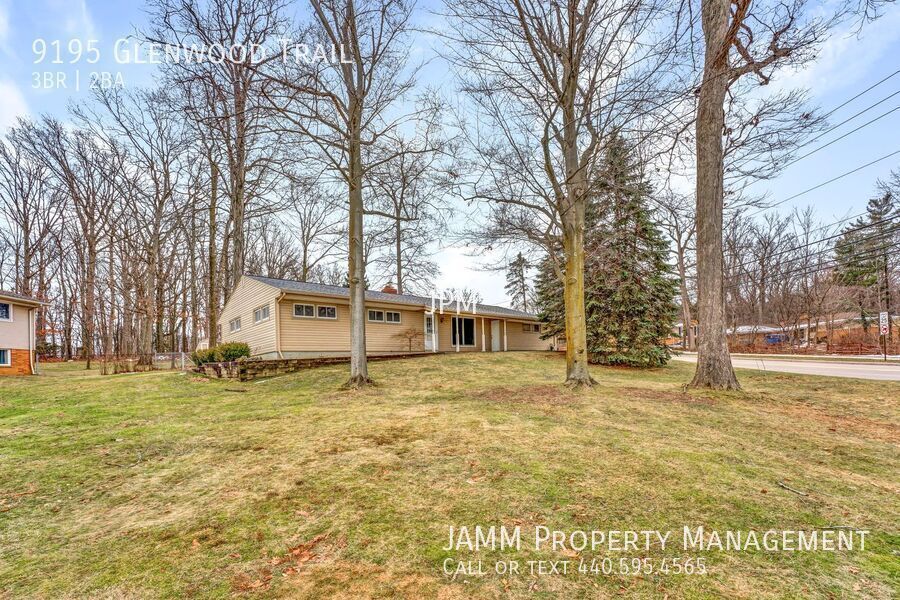 Foto principal - Gorgeous Single Family Home in Brecksville!