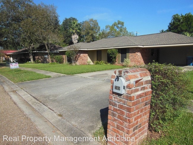 Building Photo - 3 br, 2 bath House - 205 Grand Prairie Drive