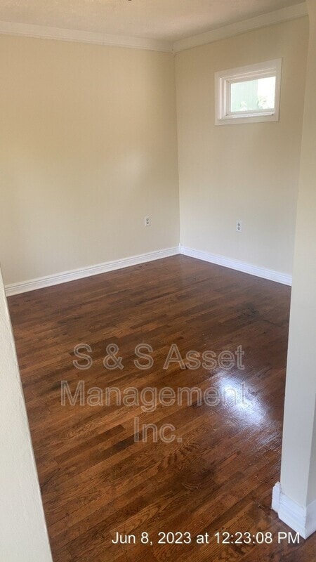 Photo - 708 Fenton St House