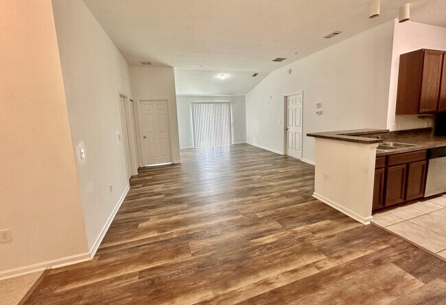 Foto del edificio - 209 Larkin Pl