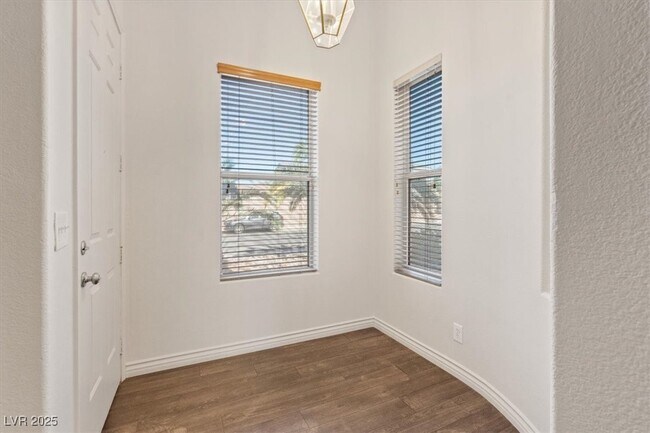 Building Photo - 227 Palmarosa St