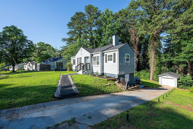 Building Photo - 2874 Blount St