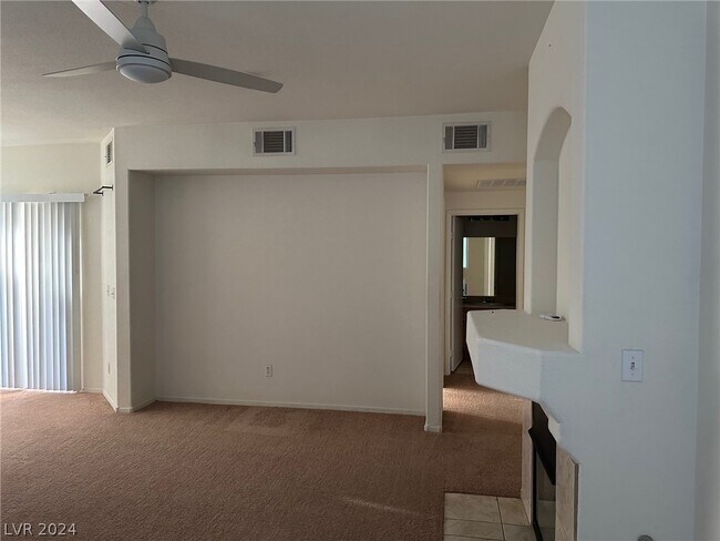 Building Photo - 9050 W Warm Springs Rd