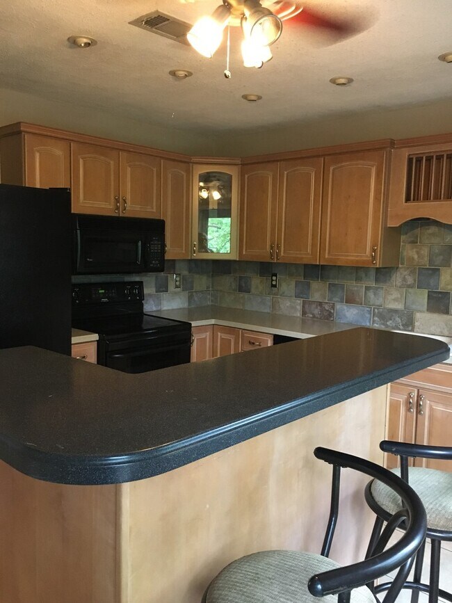 Foto del edificio - 211 Hickory Forge Dr