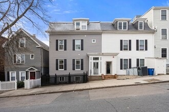 Building Photo - 417 E 7th St