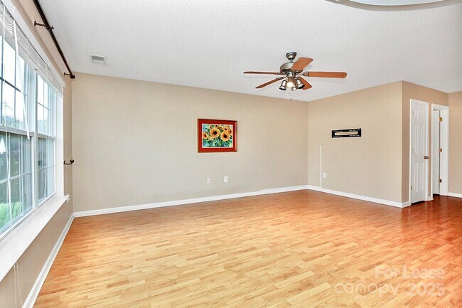 Building Photo - 7115 Simbrah Way