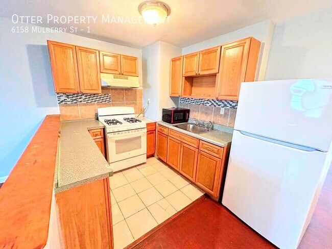 Foto del edificio - 6158 Mulberry St