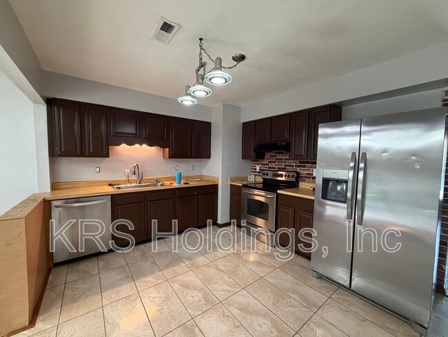 Building Photo - 4508 Regent Dr