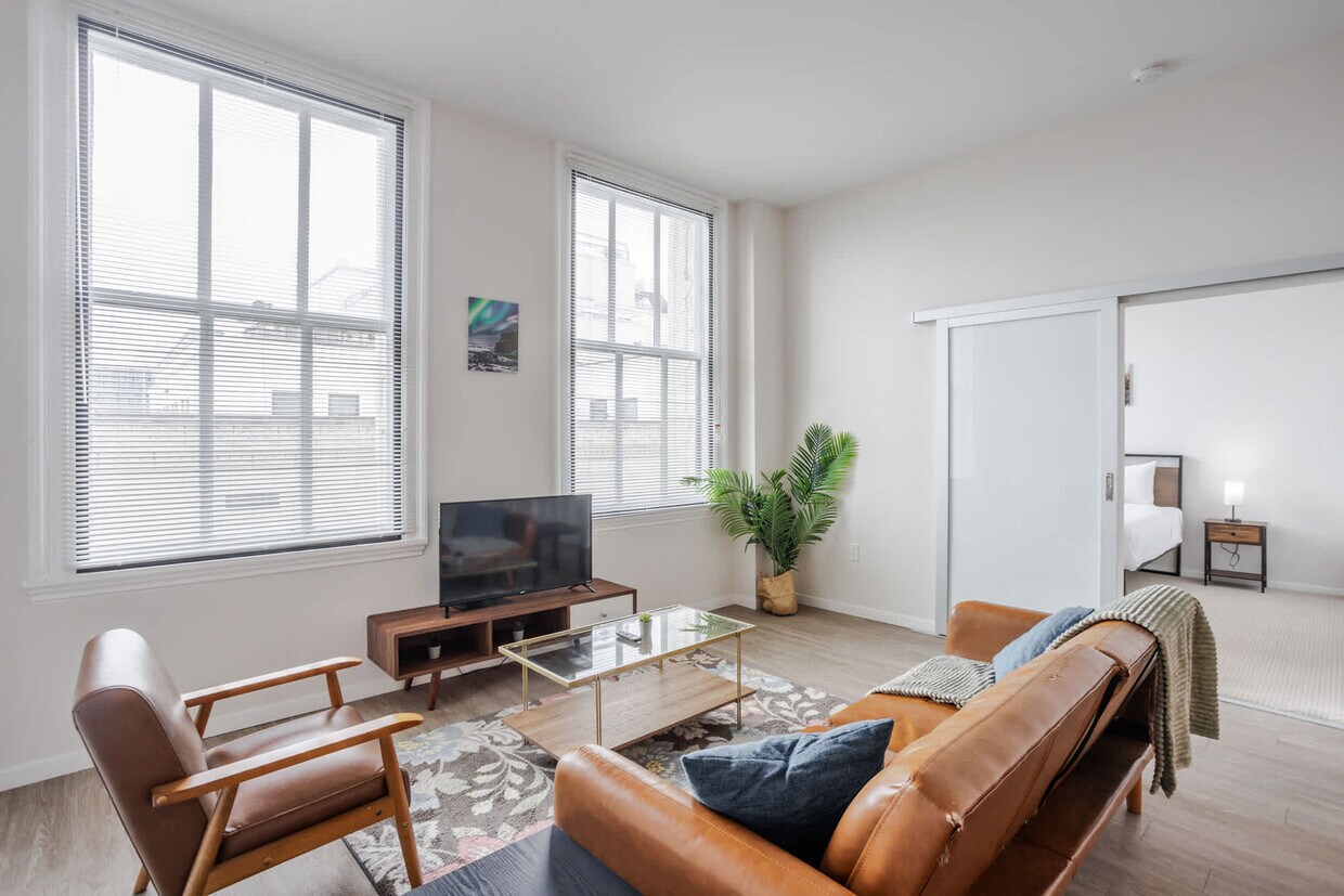 Primary Photo - 9-JAN-JAN E 4th St