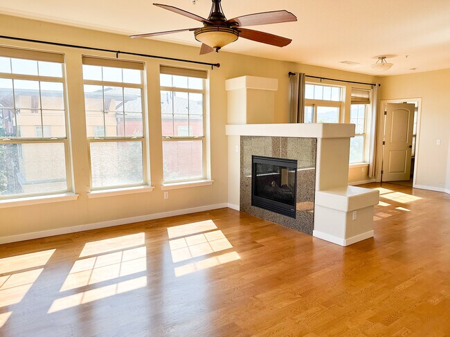 Living Room - 13456 Via Varra