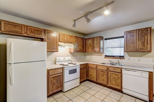 Foto del edificio - 10616 White Oak Canyon Rd, Oklahoma City, OK 73162
