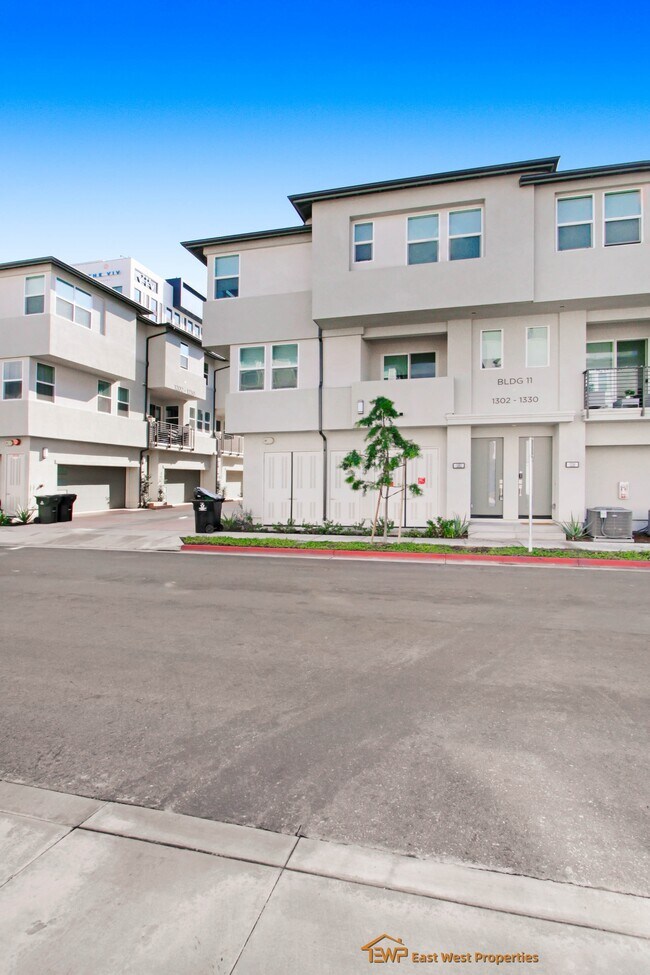 Photo - 1302 W Cara Dr Townhome