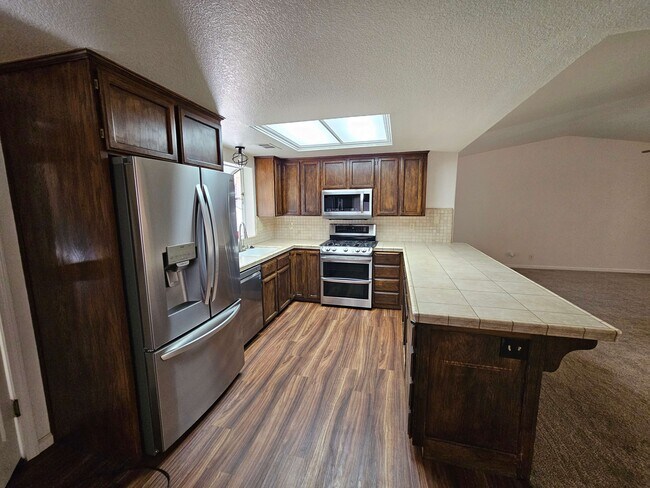 Building Photo - 3158 Howard Dr