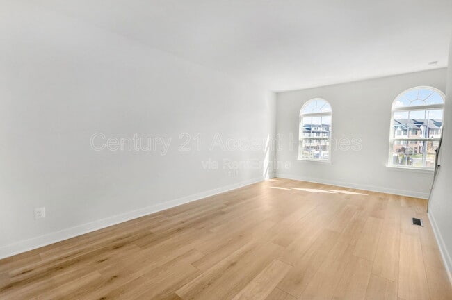 Foto del edificio - 14024 Sunrise Valley Dr