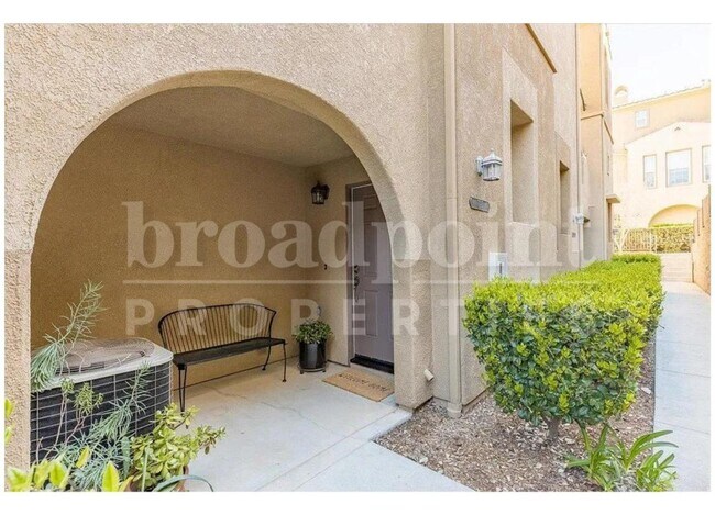 Foto del edificio - 727 Kellogg St