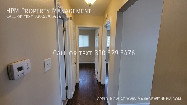 Foto del edificio - Price Reduction! Spacious 2 bedroom duplex...