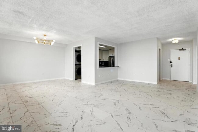 Building Photo - 3705 S George Mason Dr