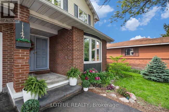 Photo du bâtiment - 1147 Ste-Thérèse Ln