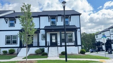 Building Photo - 373 Lincoln St