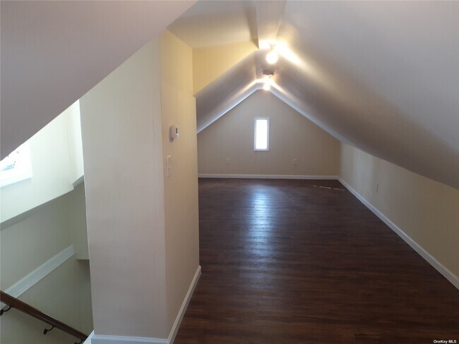 Building Photo - 32 Longfellow Ave