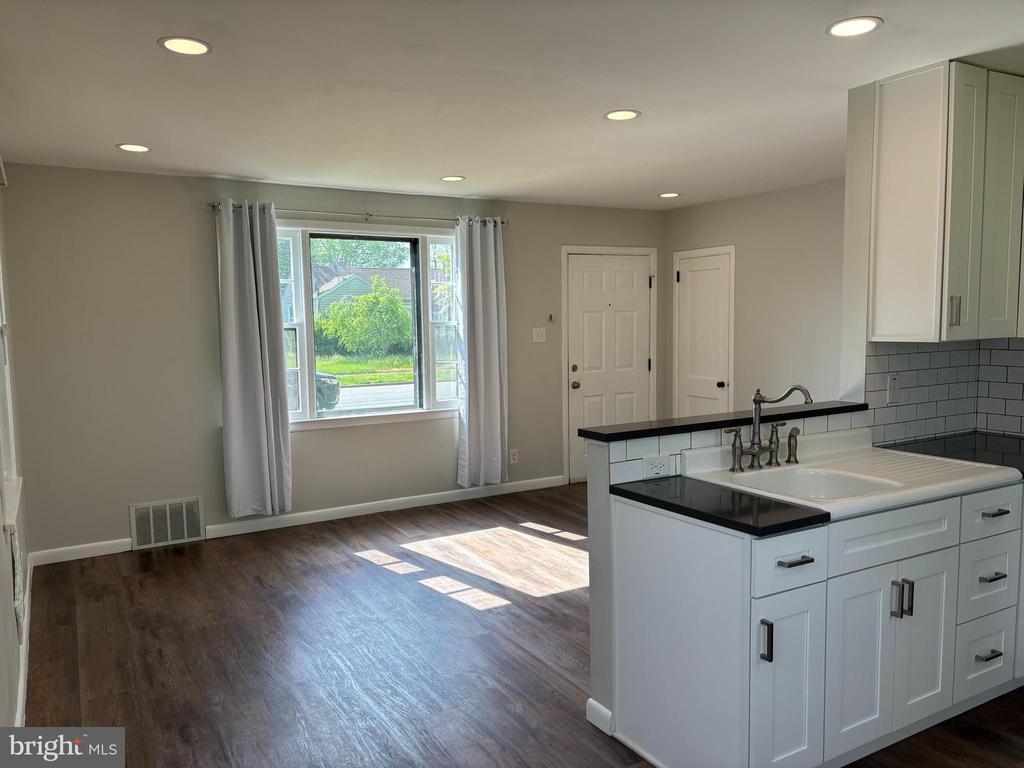 Foto principal - 72 Shepherd Rd