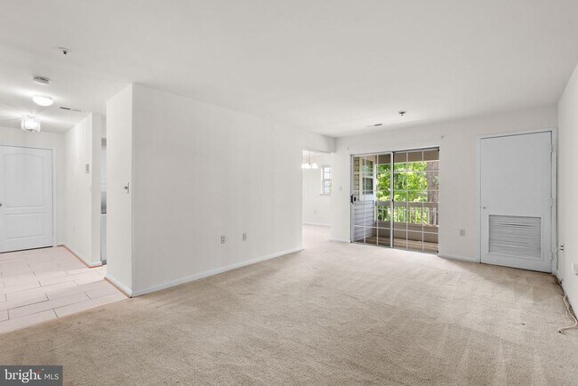 Foto del edificio - 8387 Montgomery Run Rd