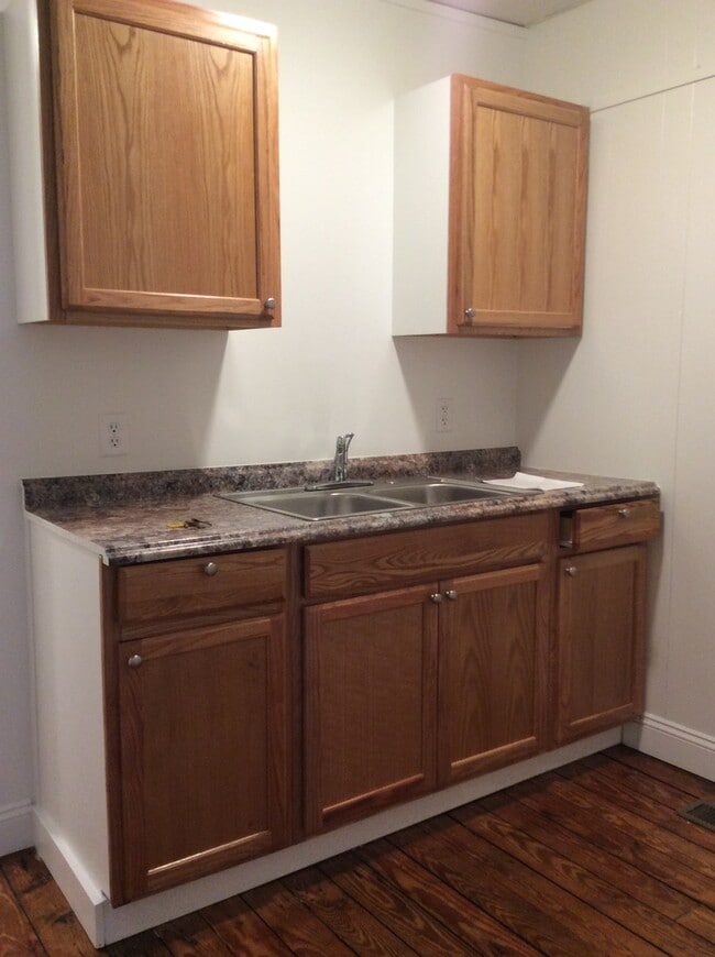 Building Photo - First Floor 1 Bedroom in East End of York City