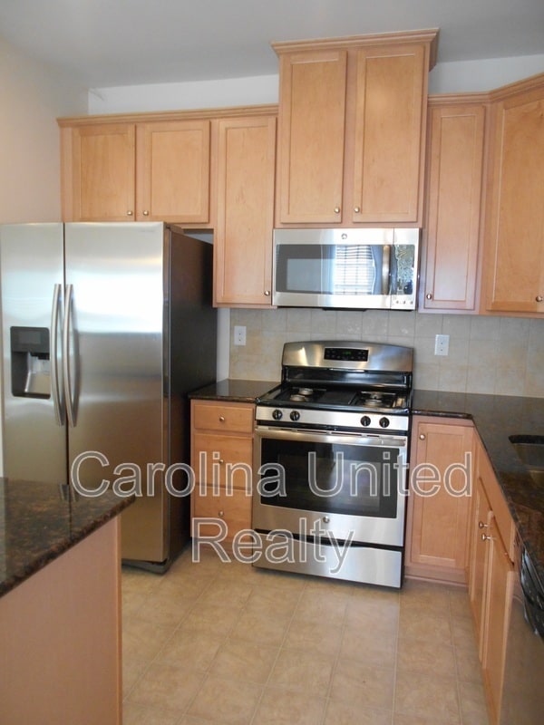 Foto del edificio - 2605 Silverthorn Dr