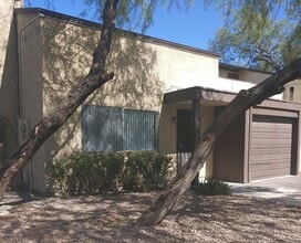 Building Photo - 881 E Peppergrass Ln