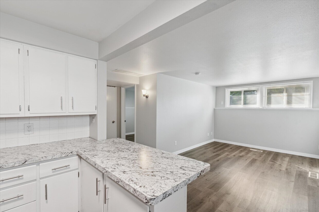 Foto principal - 3145 Sherbrooke Rd
