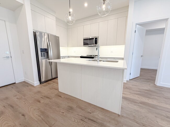 Building Photo - 6 Merganser Dr W