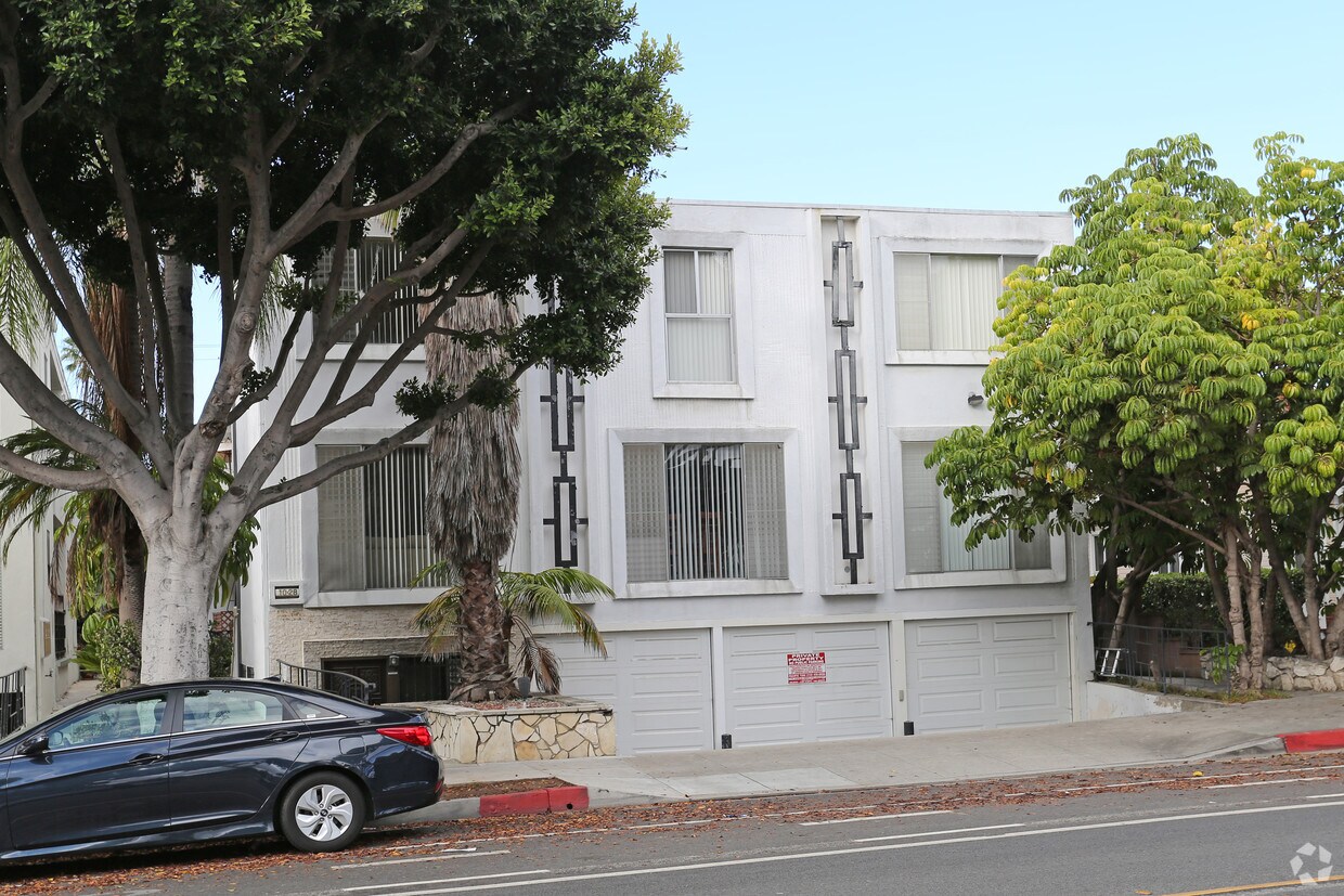 Primary Photo - 1028 14th St