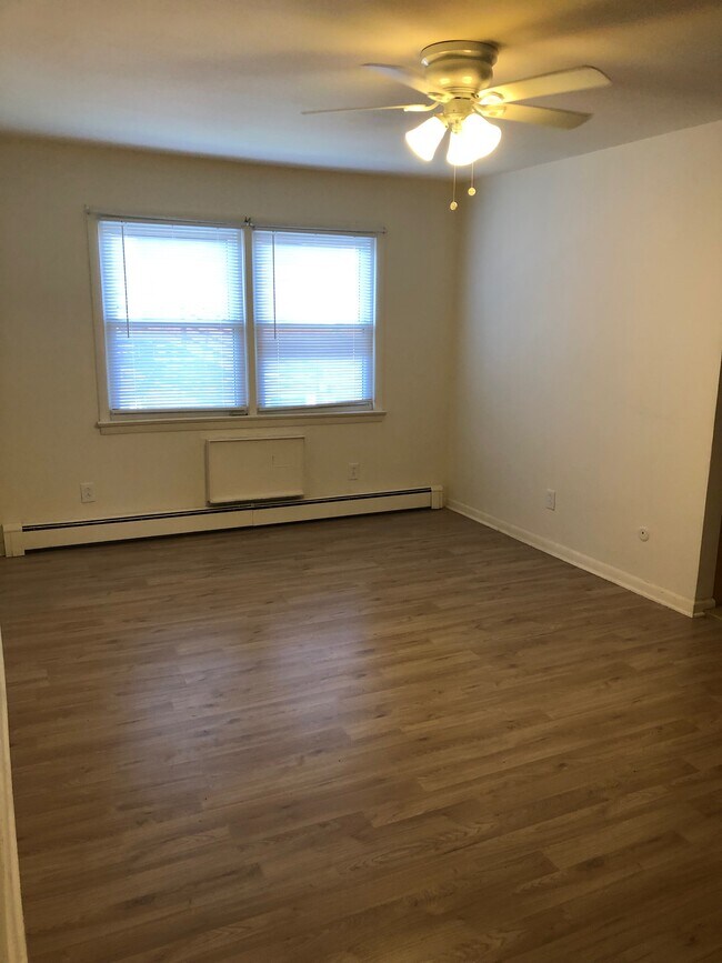 Lving Room - 476 Joralemon St
