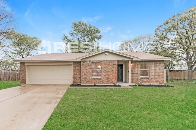 Photo - 913 Pepperidge Ct (Lancaster, TX) House
