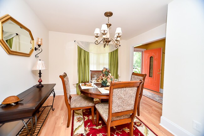 Foto del edificio - 1489 Deleston St