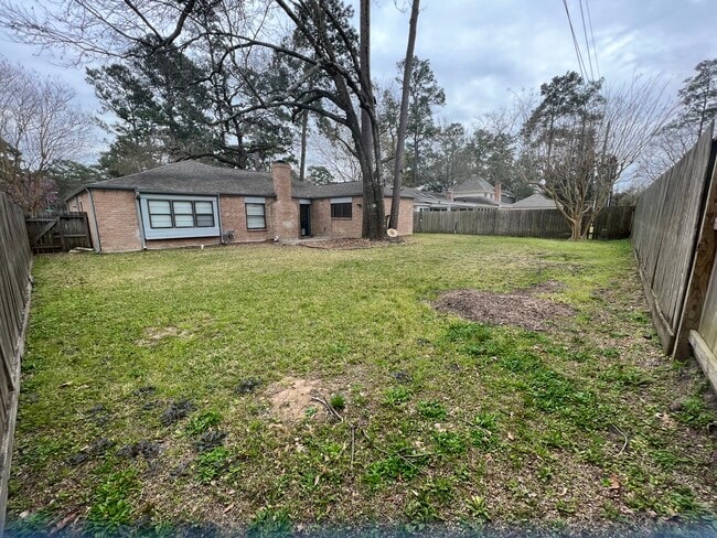 Foto del edificio - 14715 Spring Lake Dr