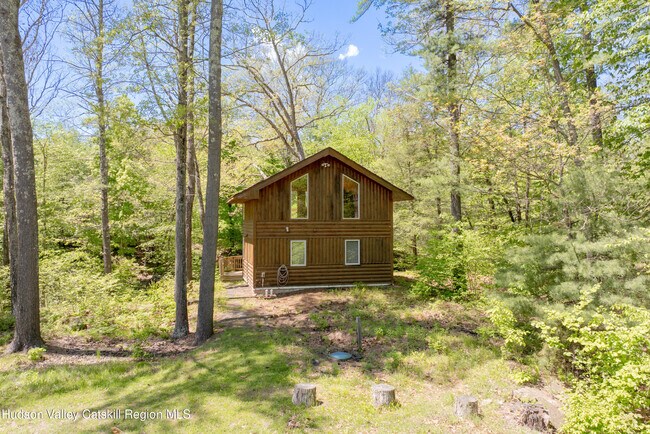 Foto del edificio - 537 Mossy Hill Rd