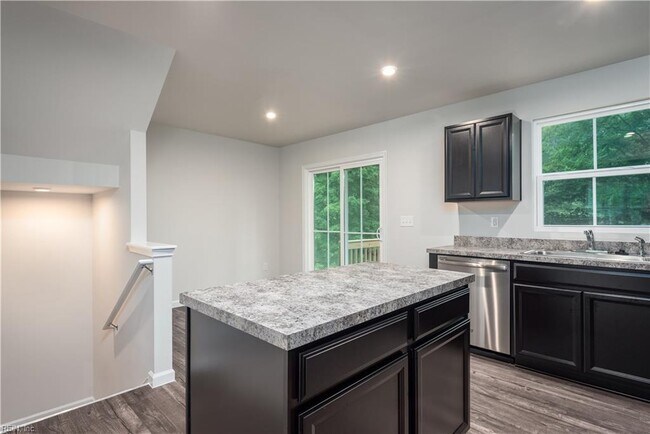 Foto del edificio - 701 Lakeview Cove