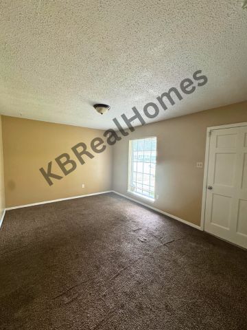 Building Photo - 4434 Whiteside St