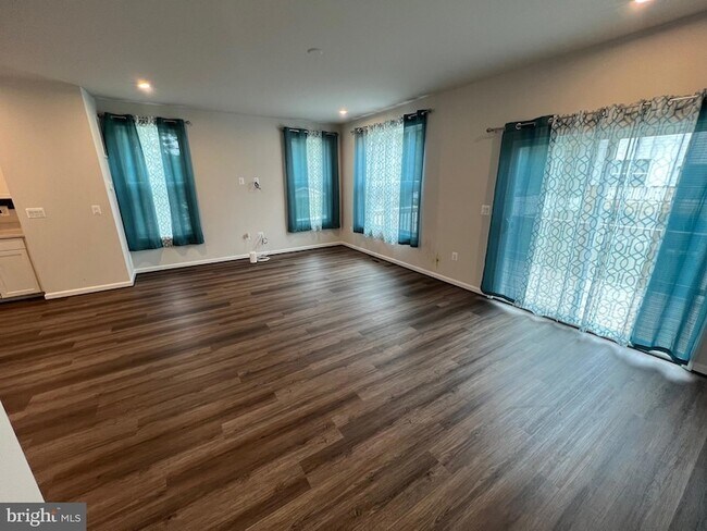 Foto del edificio - 4100 Bolton Ct