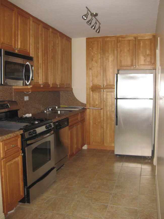 Building Photo - 3000 Ocean Pkwy