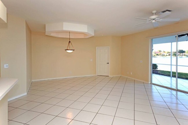 Foto del edificio - 3260 W Crown Pointe Blvd