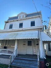 Building Photo - 1911 Fairmount Ave
