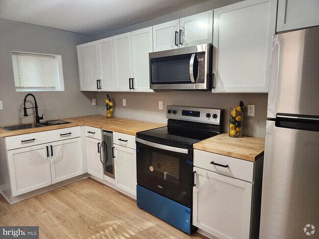 Building Photo - 1110 Clifford Brown Walk