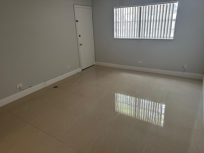Dormitorio - 8101 SW 72nd Ave