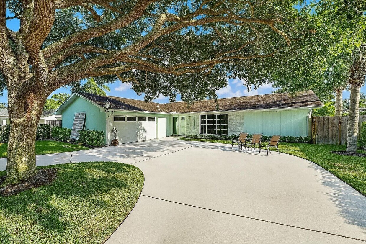 Photo - 4193 HYACINTH CIR N PALM BEACH GARDENS, FL 33410