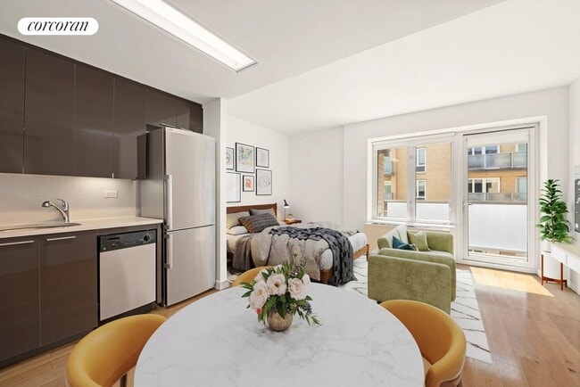 Foto del edificio - 41-18 Crescent St