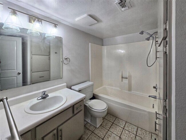Building Photo - 7310 Seawall Blvd