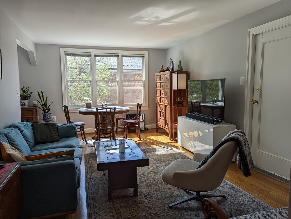Primary Photo - 752 9th St SE